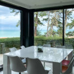 Le Carré : salle à manger avec vue sur la mer