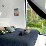 Le Carré vue Mer, chambre en location avec grandes ouvertures sur l'extérieur