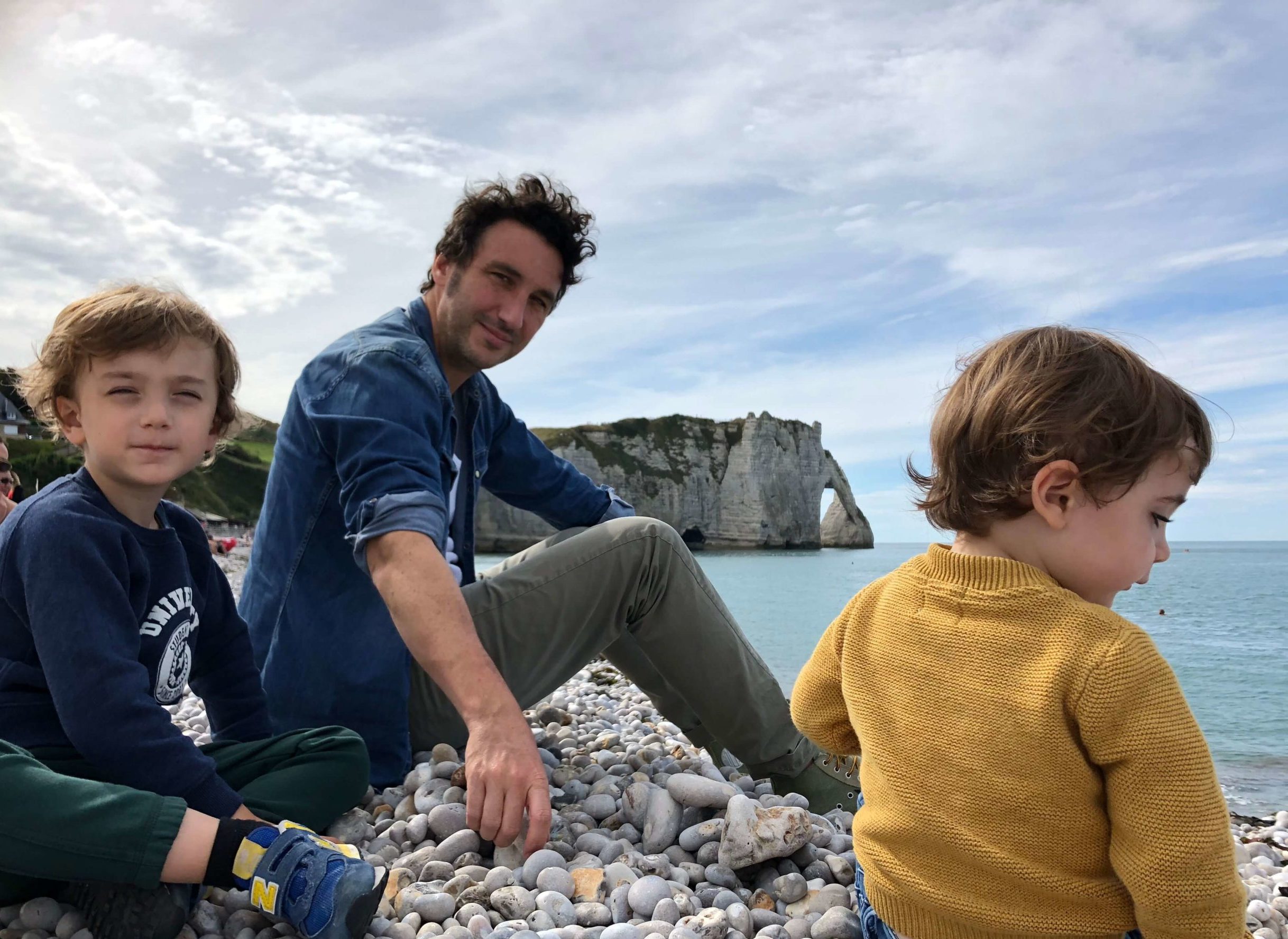 You are currently viewing Que faire à Étretat en famille : notre guide pratique