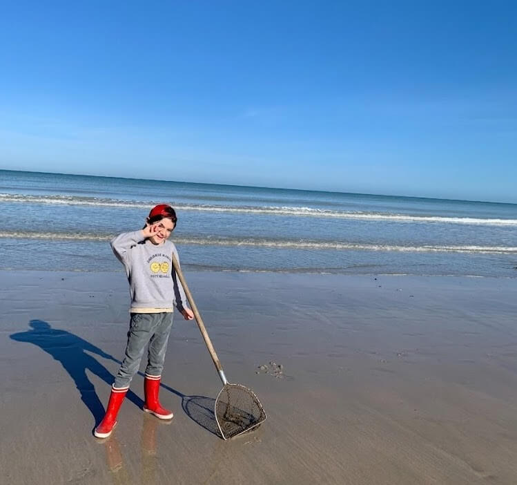 Lire la suite à propos de l’article Pêche à pied à Pourville : guide des marées, des spots et des trésors de l’estran