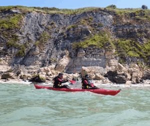 Lire la suite à propos de l’article Kayak mer Côte d’Albâtre : pagayer au pied des falaises