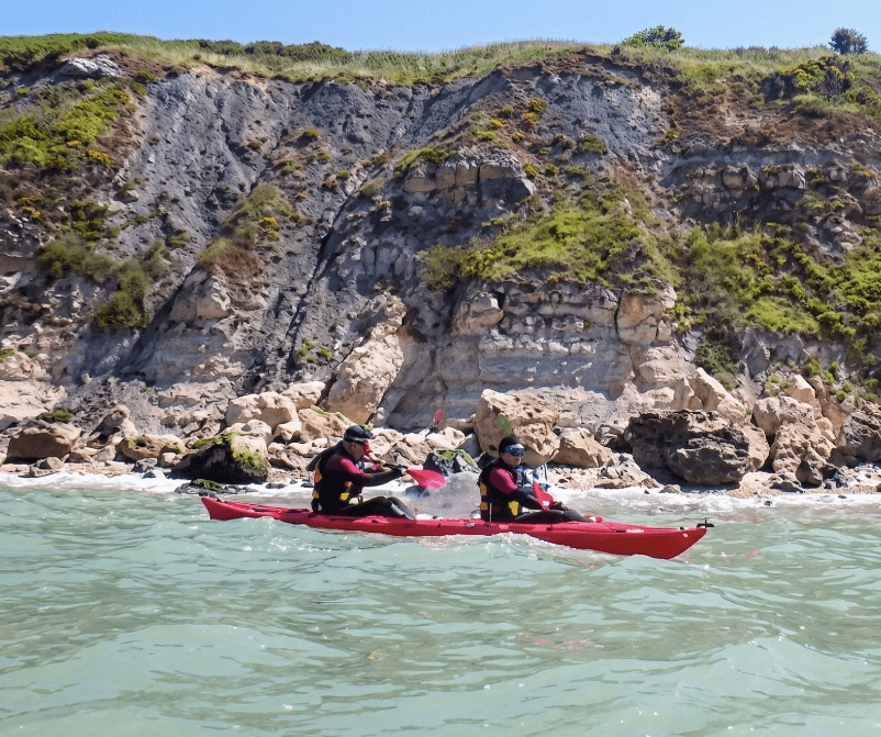 Lire la suite à propos de l’article Kayak mer Côte d’Albâtre : pagayer au pied des falaises