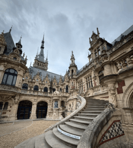 Lire la suite à propos de l’article Le Palais Bénédictine à Fécamp : visite d’une distillerie hors du commun