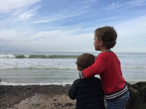 Lire la suite à propos de l’article Contempler la mer à Pourville-sur-Mer : ce que les vagues racontent quand on s&rsquo;arrête