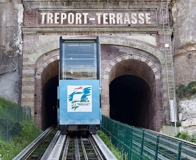 Lire la suite à propos de l’article Le Tréport Mers-les-Bains visite : façades colorées, fruits de mer et nostalgie joyeuse